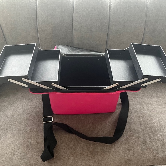Travel vanity case - Picture 1 of 6